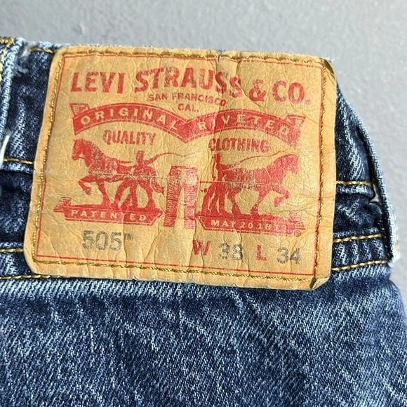 Levi's 505 size 38X34 (32.5) - Picture 3 of 4
